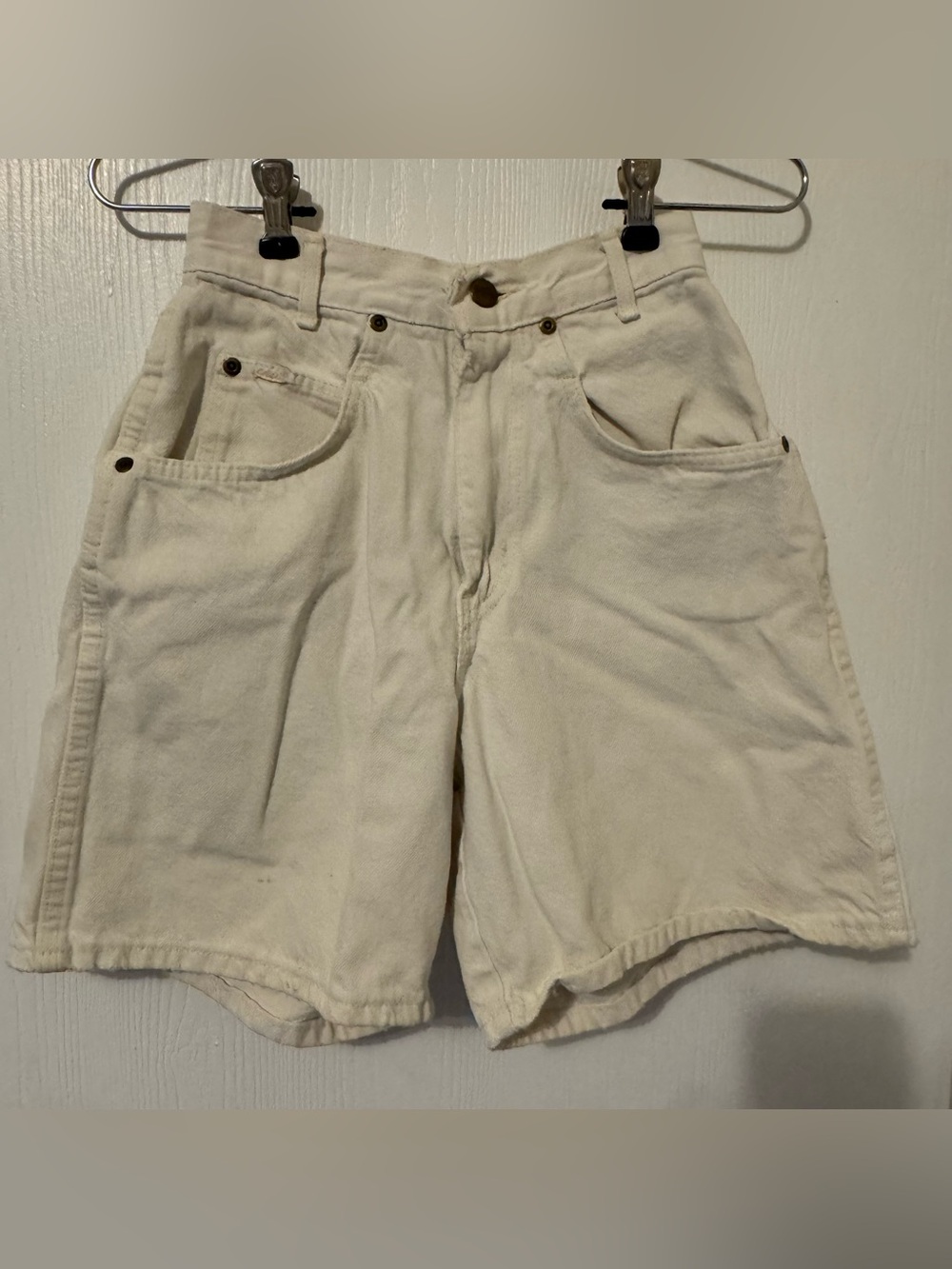 chic High-Waist off white Shorts